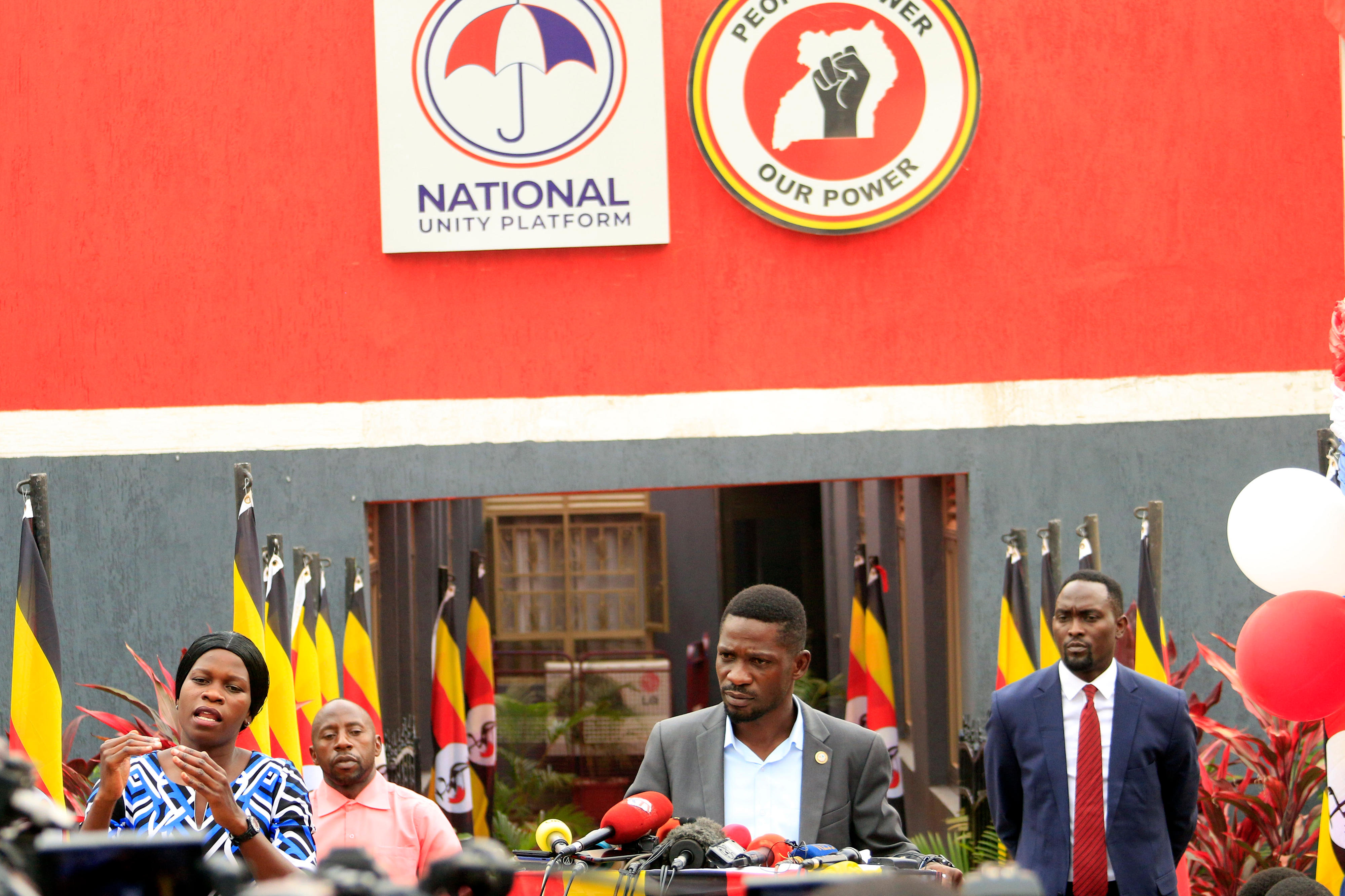 Bobi Wine asks lawyers to withdraw poll petition against Museveni - Vimarsana News