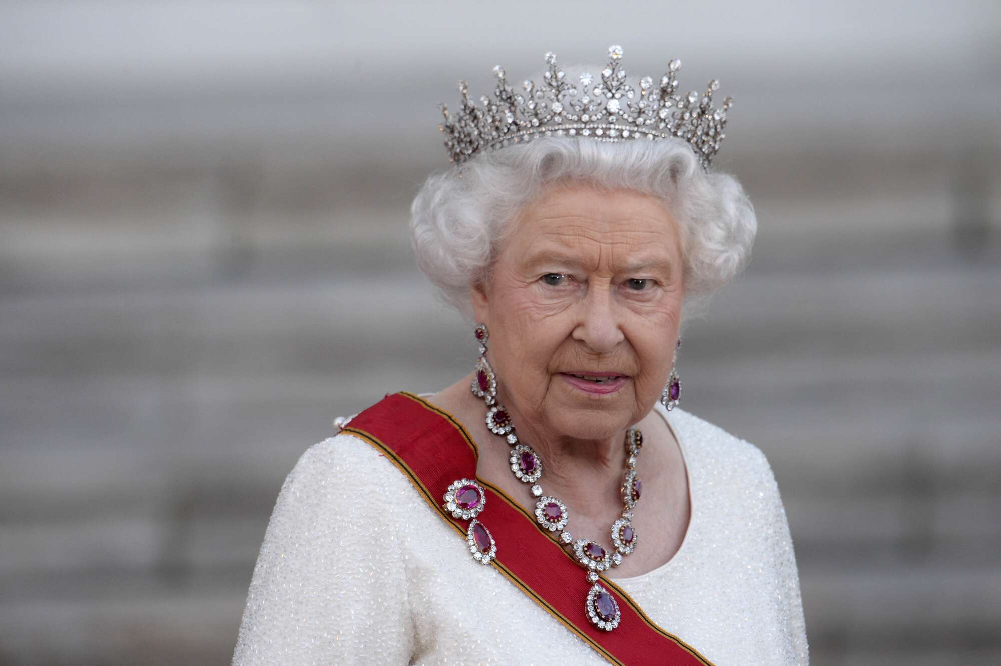 Abdication, divorce, racism: Queen Elizabeth's crises - Vimarsana News