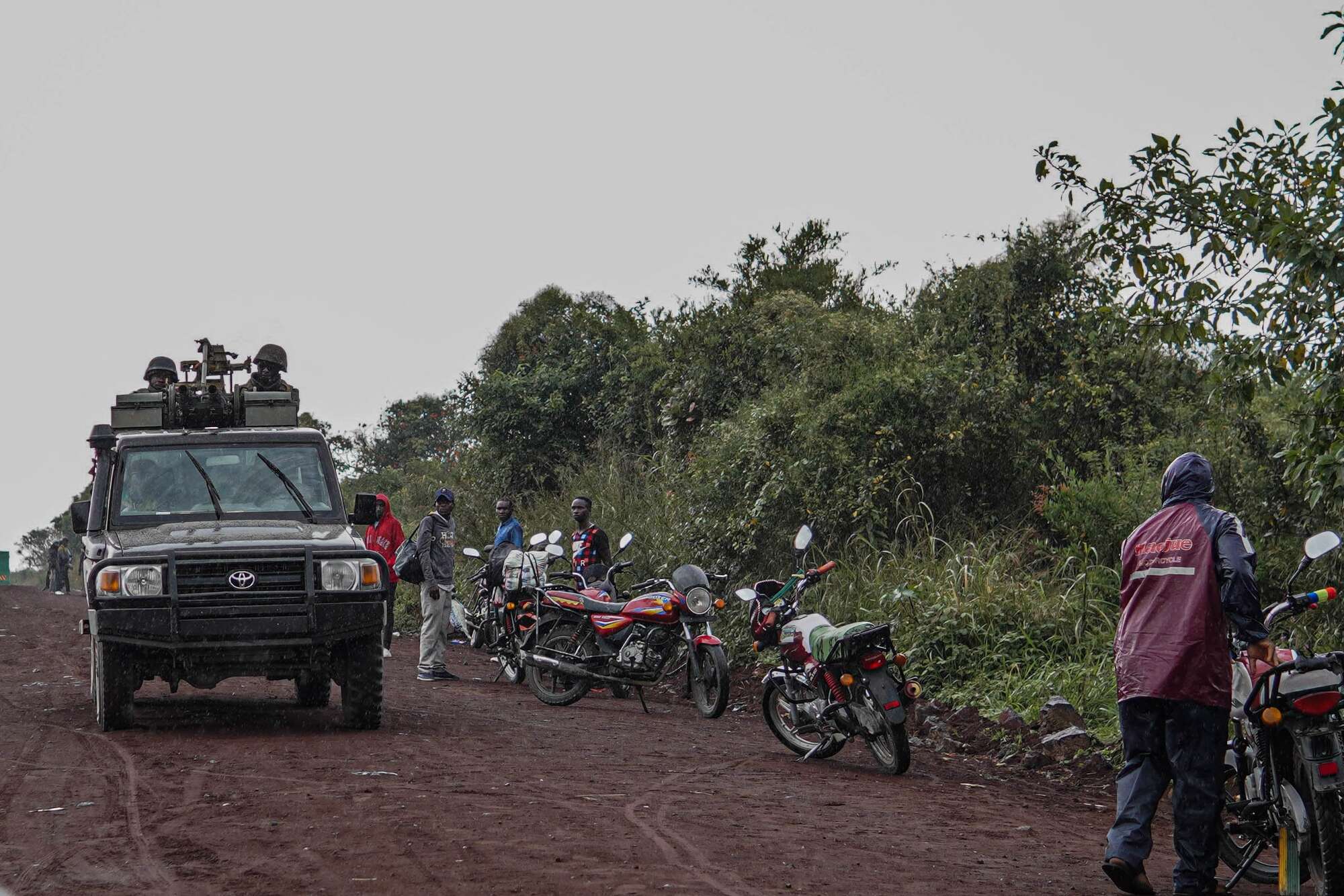 Photo of DR Kongo rebeli, vojaci sa stretnú s M23, sú pripravení stiahnuť sa