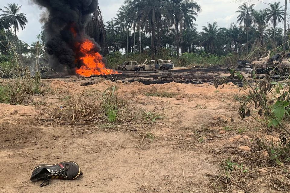 Explosion at Shell's Nigeria crude oil pipeline kills 12 - Vimarsana News