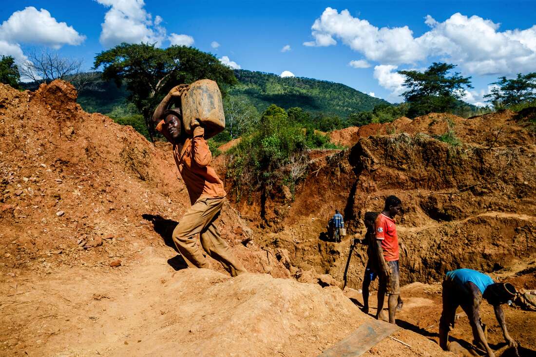 Activists warn Zimbabwe of resource curse in oil search craze - Vimarsana News
