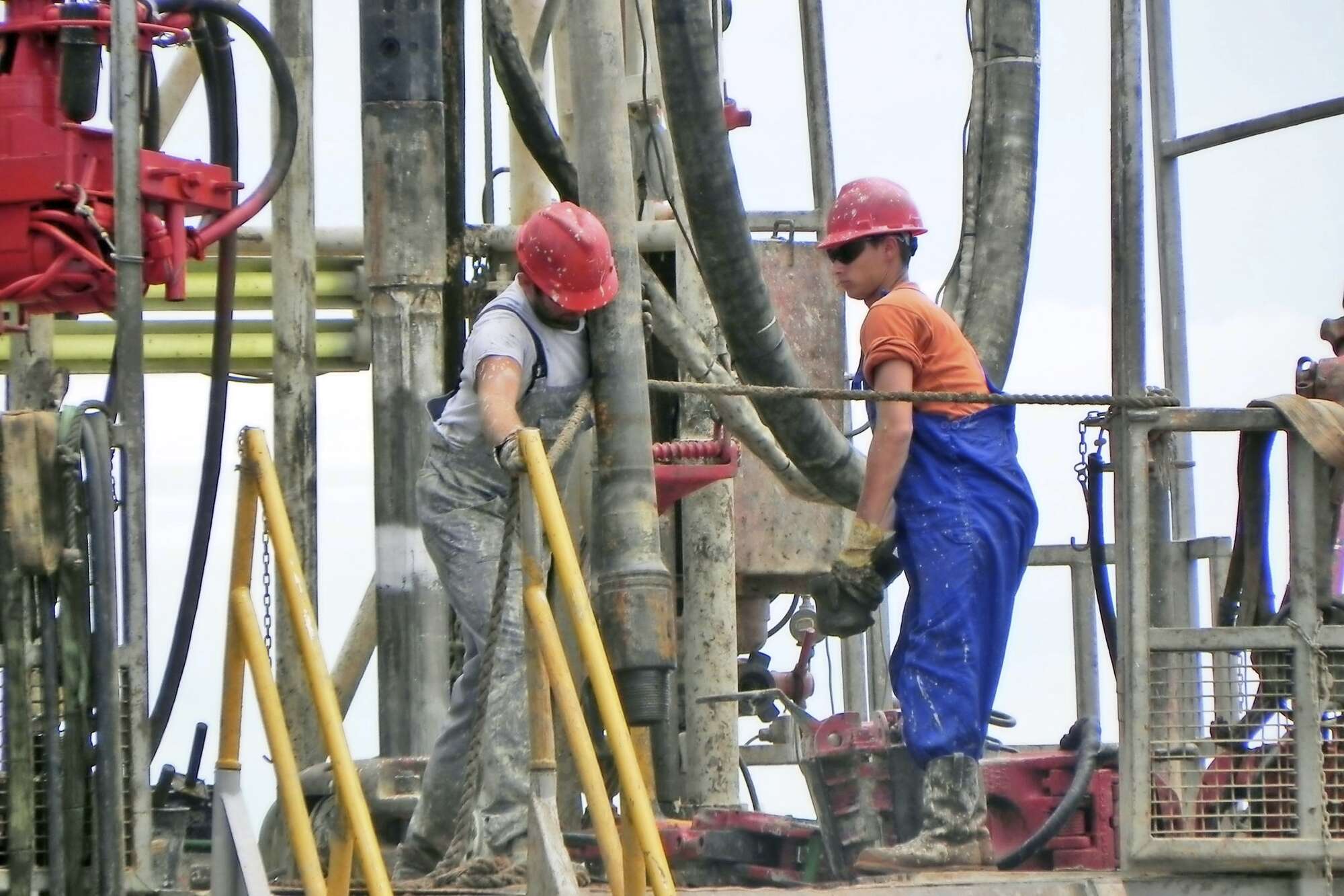 Uganda seeks new investors for its $4b refinery project - Vimarsana News