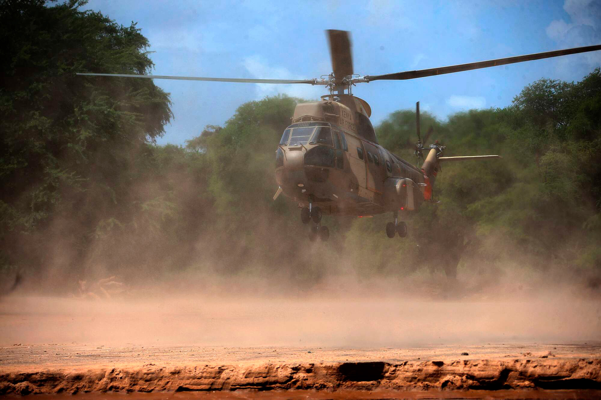 Kenya Defence Forces chopper crashes, kills five - Vimarsana News