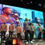  Ladysmith Black Mambazo 