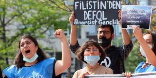 Turkish demonstrators protest in Ankara