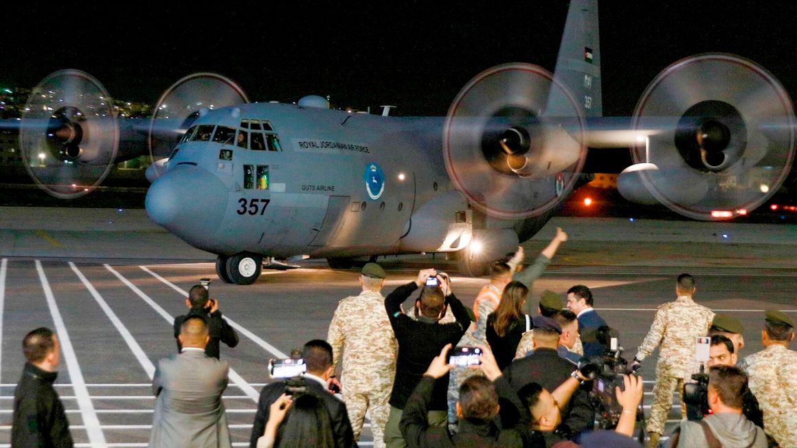 Jordanian military aircraft carrying people evacuated from Sudan